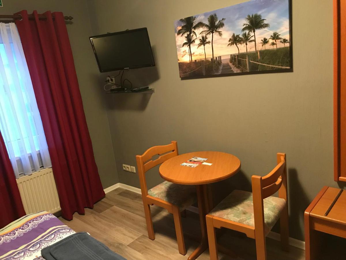 Zerbst Pension Am Stadtrand מראה חיצוני תמונה